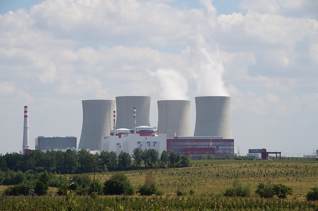 Japończycy wznowili produkcję energii z atomu