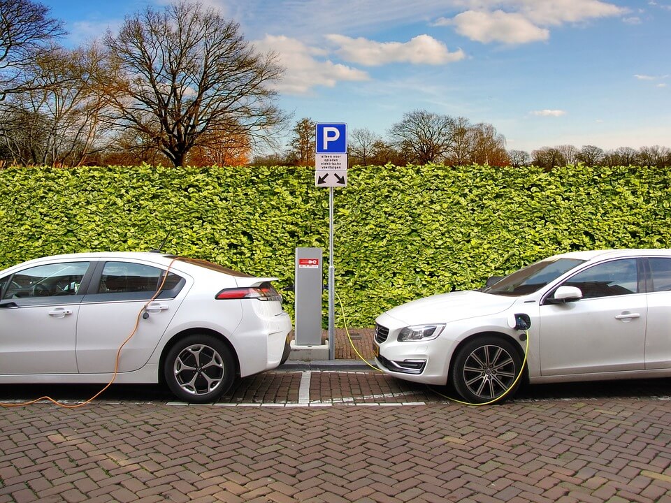 Projekt ustawy o elektromobilności przyjęty przez rząd 