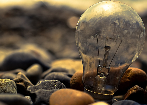 Jak zmienić dostawcę energii i nie dać się oszukać? 